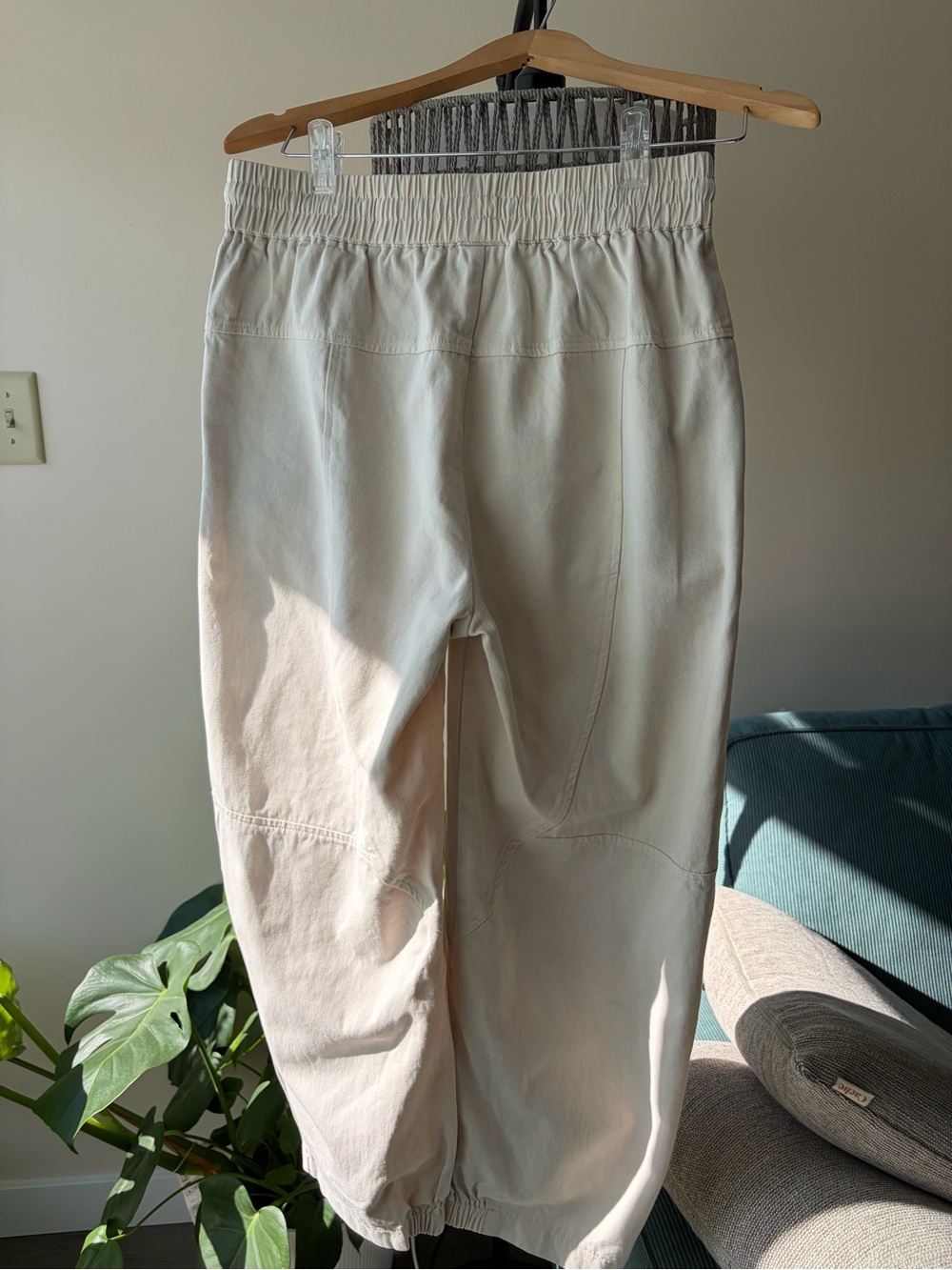 Free People  Rosalia Barrel Pants Untagged Embroidery 🧵 Flowers 🌹 - Picture 5 of 5